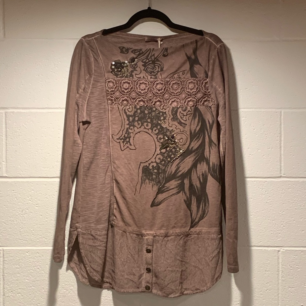 Angels Never Die Detailed Tunic Top